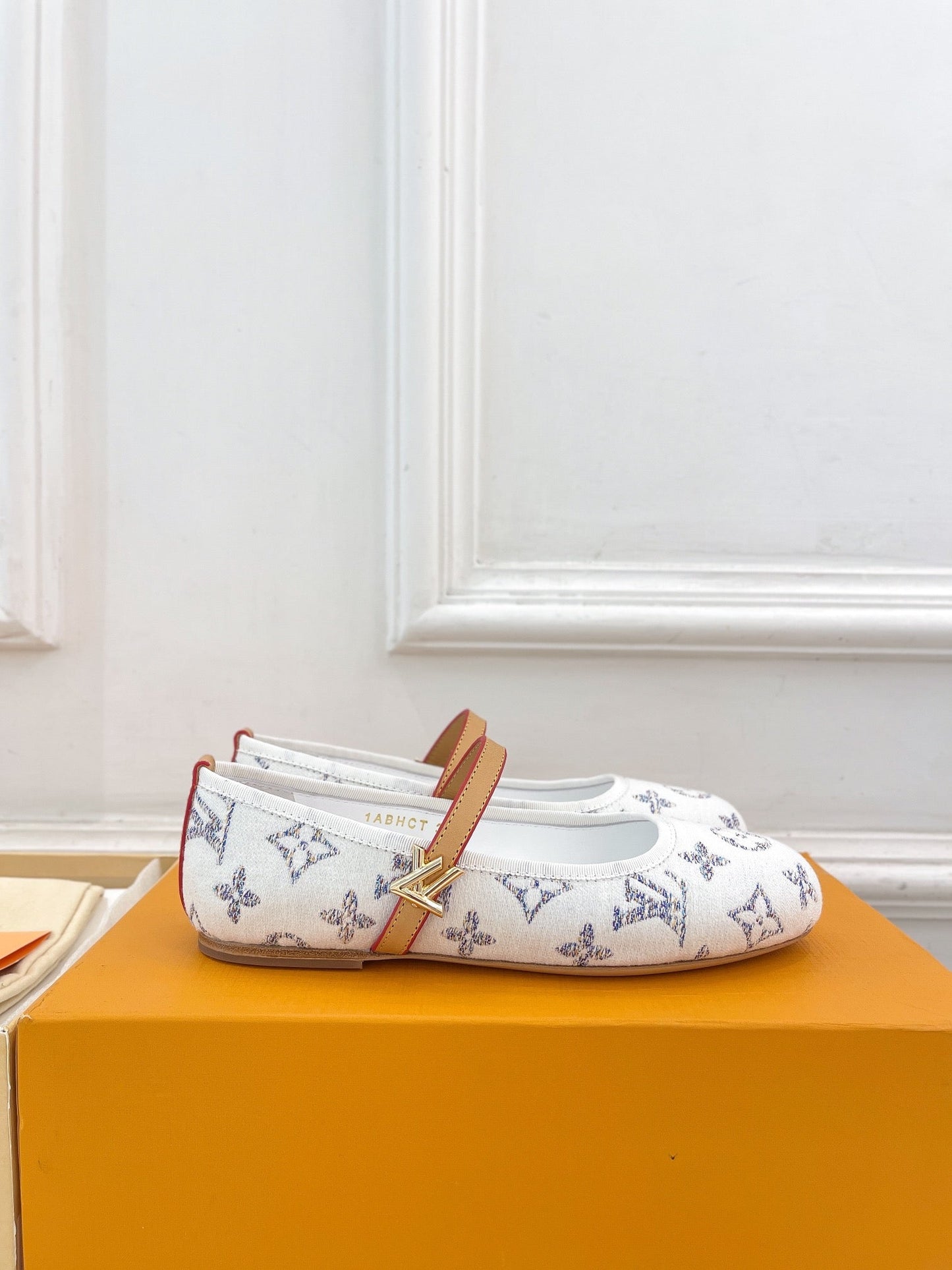 LOUIS VUITTON LV WOMEN ROMY FLAT BALLERINA IN WHITE MONOGRAM JACQUARD