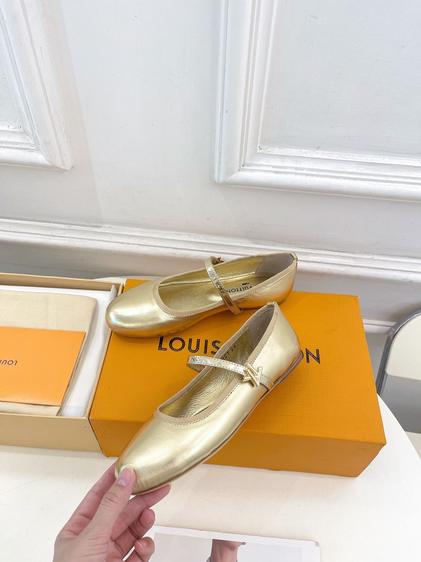 LOUIS VUITTON LV WOMEN ROMY FLAT BALLERINA IN GOLDEN METALLIC LAMBSKIN