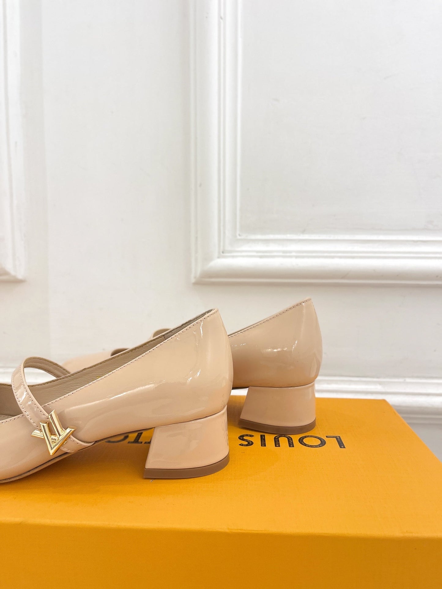 LOUIS VUITTON LV WOMEN ROMY HIGH BALLERINA IN GLOSSY BEIGE LAMBSKIN