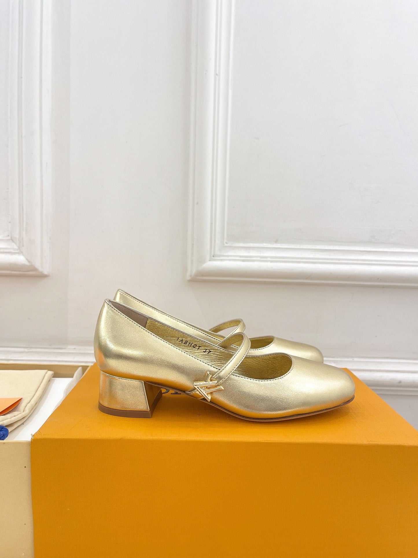 LOUIS VUITTON LV WOMEN ROMY HIGH BALLERINA IN GOLDEN METALLIC LAMBSKIN