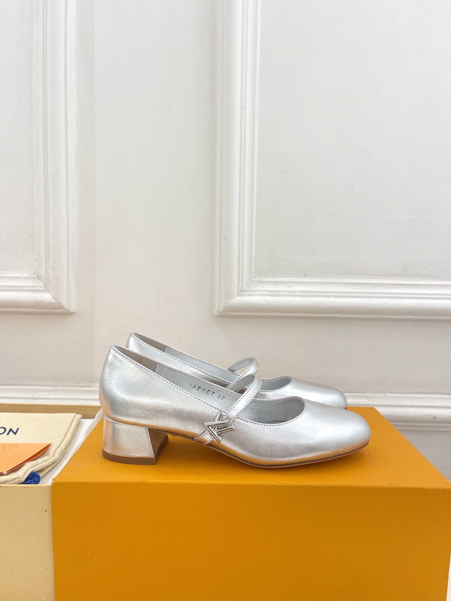 LOUIS VUITTON LV WOMEN ROMY HIGH BALLERINA IN SILVER METALLIC LAMBSKIN