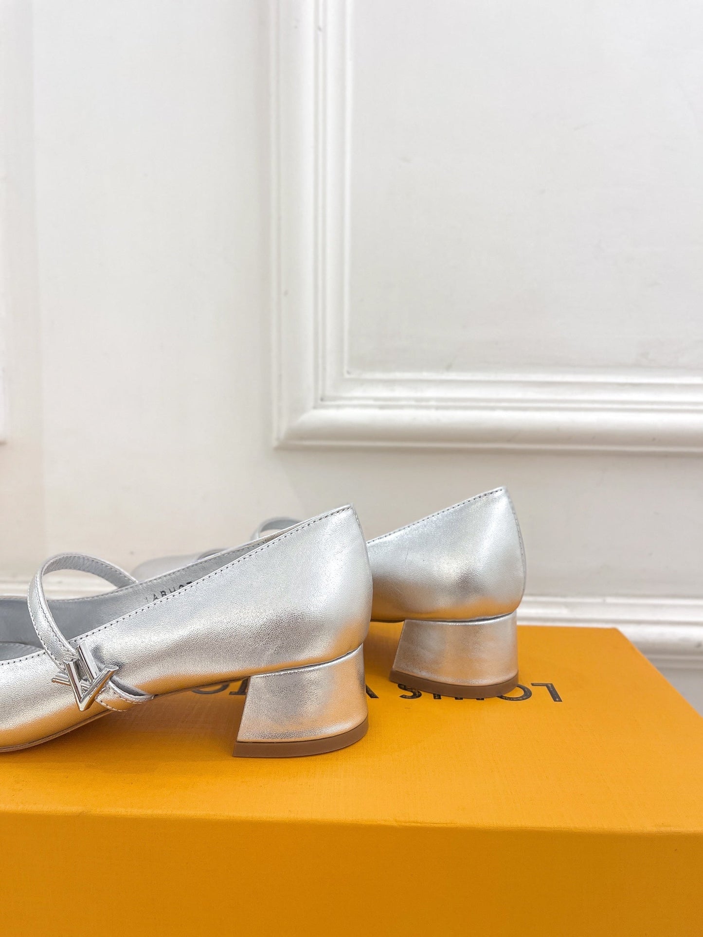 LOUIS VUITTON LV WOMEN ROMY HIGH BALLERINA IN SILVER METALLIC LAMBSKIN