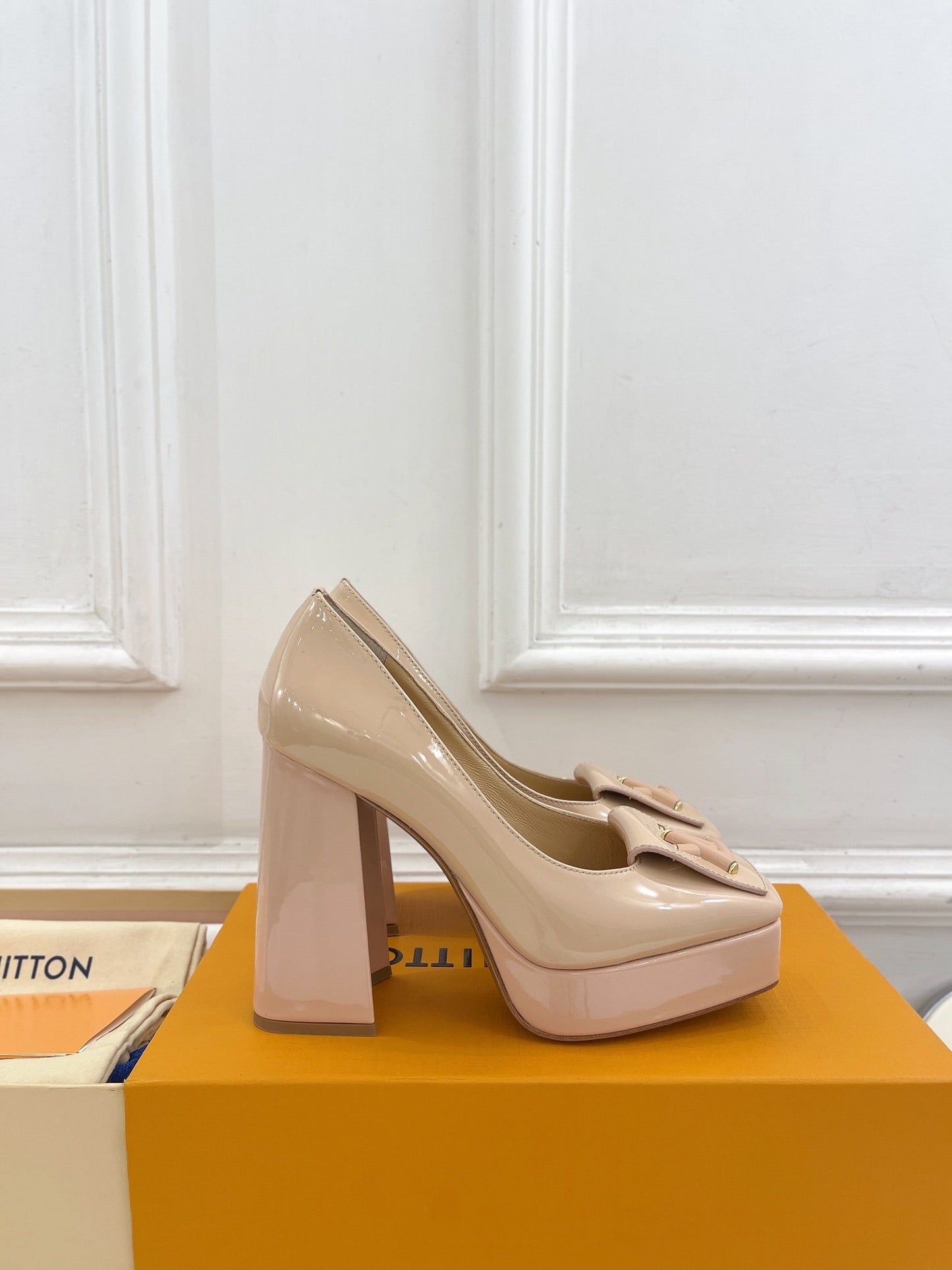 LOUIS VUITTON SHAKE MARY JANE HIGH HEEL 12 CM IN BISQUE BEIGE CALFSKIN