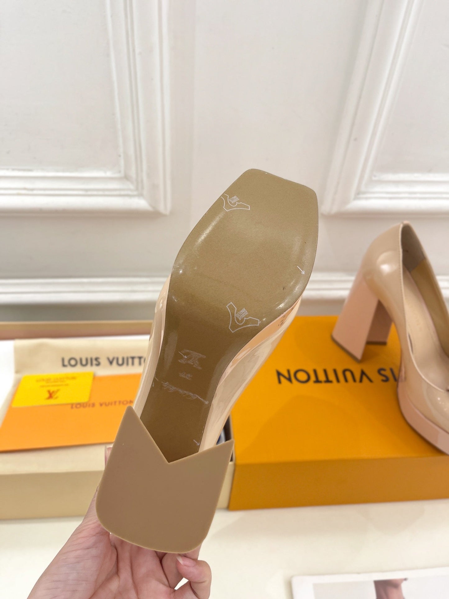 LOUIS VUITTON SHAKE MARY JANE HIGH HEEL 12 CM IN BISQUE BEIGE CALFSKIN
