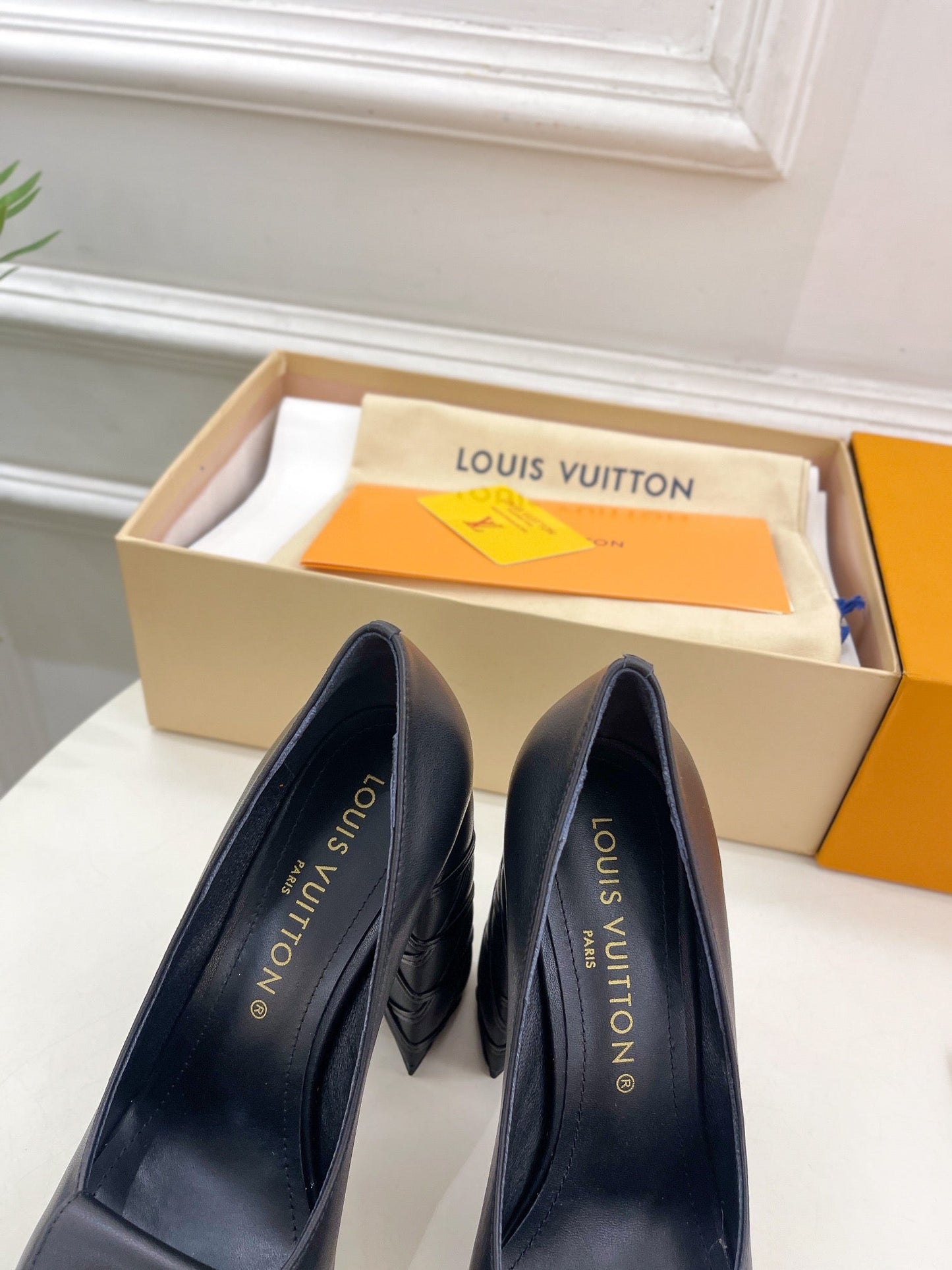 LOUIS VUITTON SHAKE MARY JANE HIGH HEEL 12 CM IN BLACK CALFSKIN