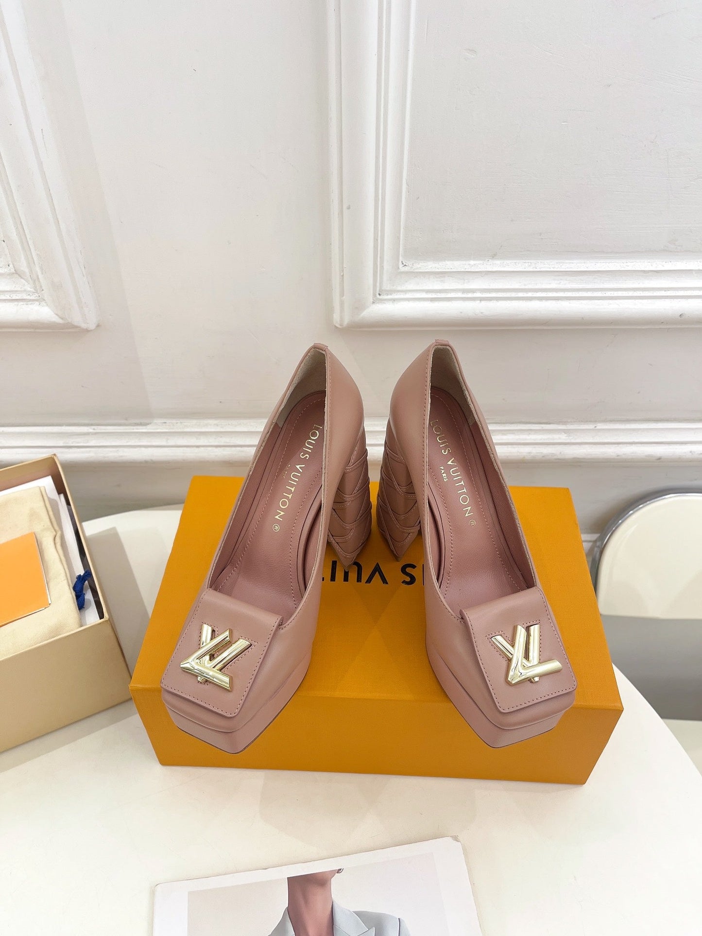 LOUIS VUITTON SHAKE MARY JANE HIGH HEEL 12 CM IN CREPE PINK CALFSKIN