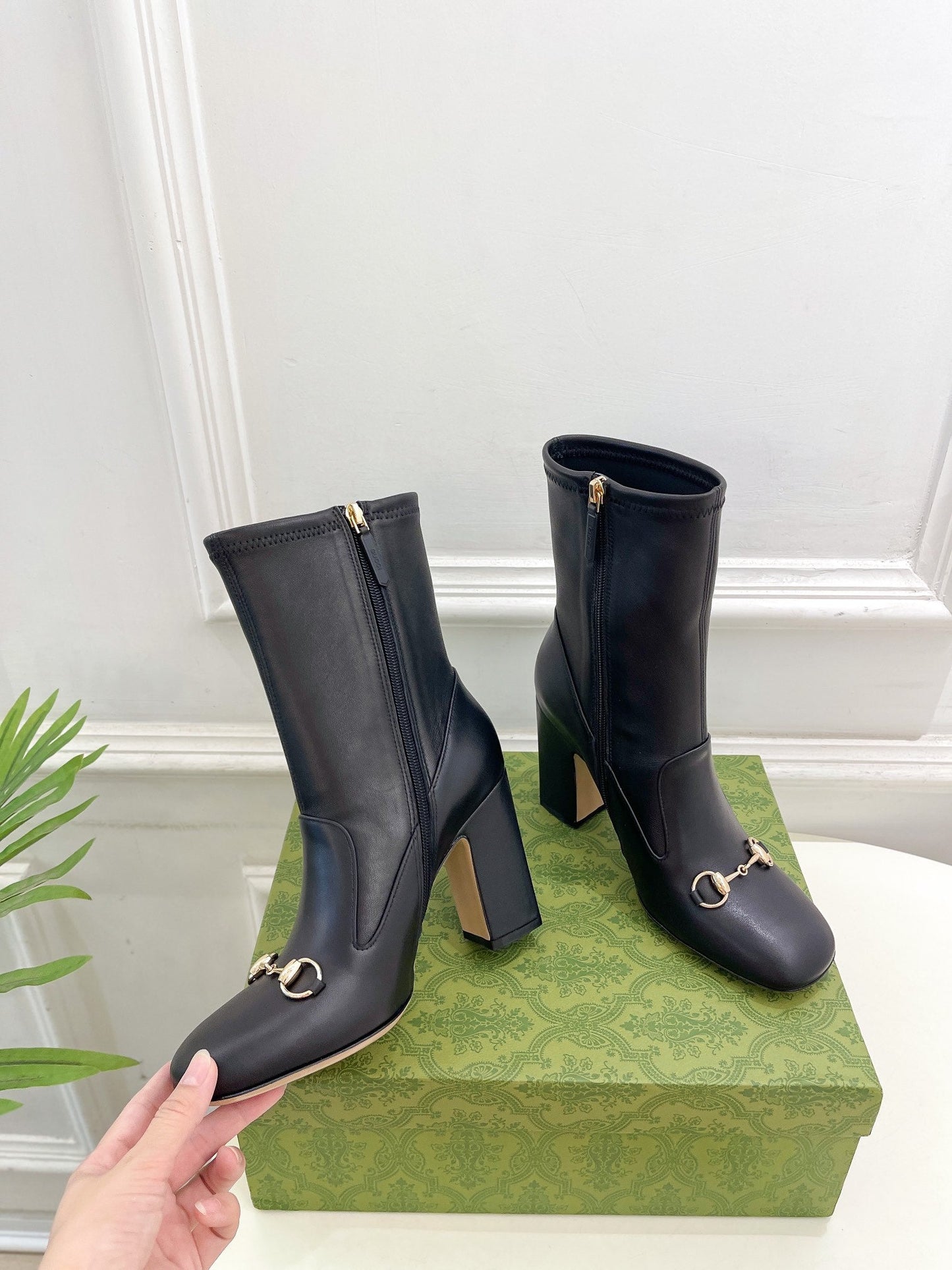 GUCCI HORSEBIT ANKLE BOOTS 9.5CM IN BLACK SHEEPSKIN