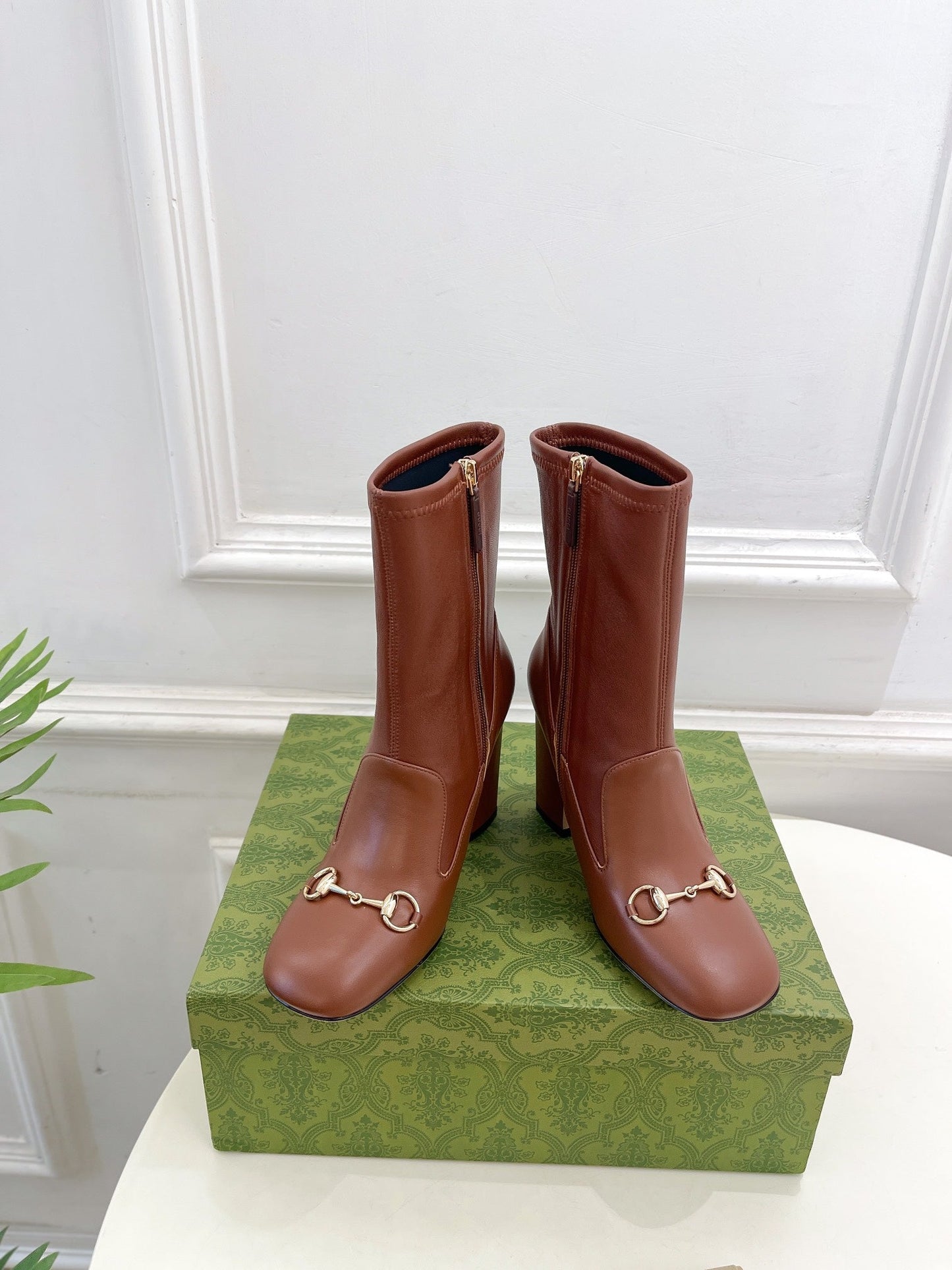 GUCCI HORSEBIT ANKLE BOOTS 9.5CM IN CINNAMON BROWN SHEEPSKIN