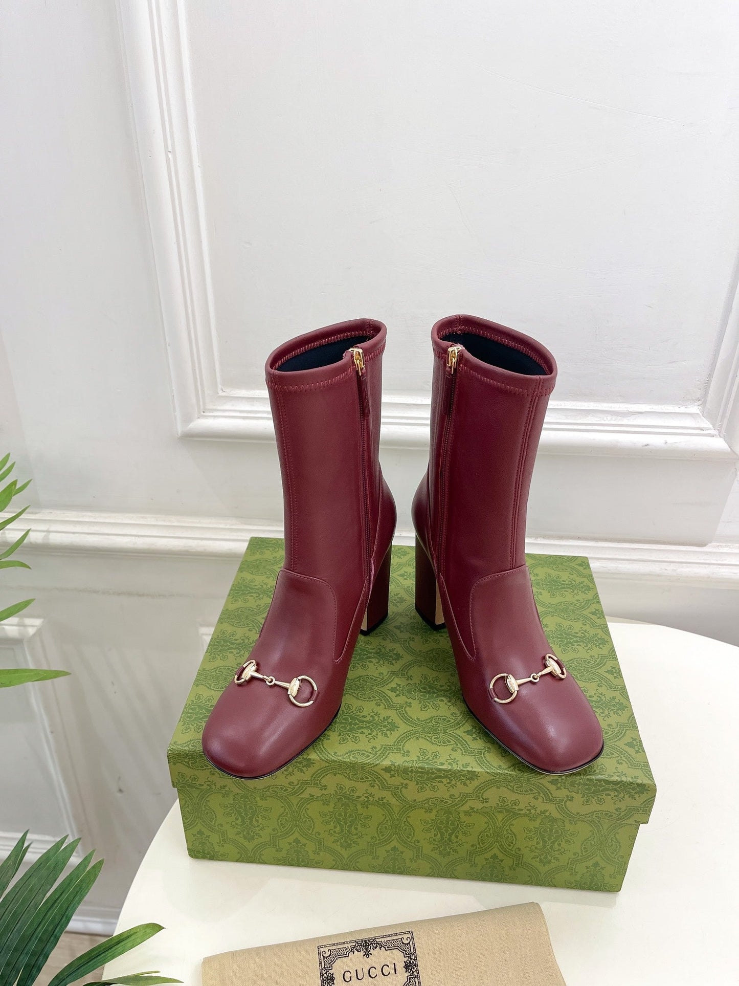 GUCCI HORSEBIT ANKLE BOOTS 9.5CM IN BURGUNDY RED SHEEPSKIN