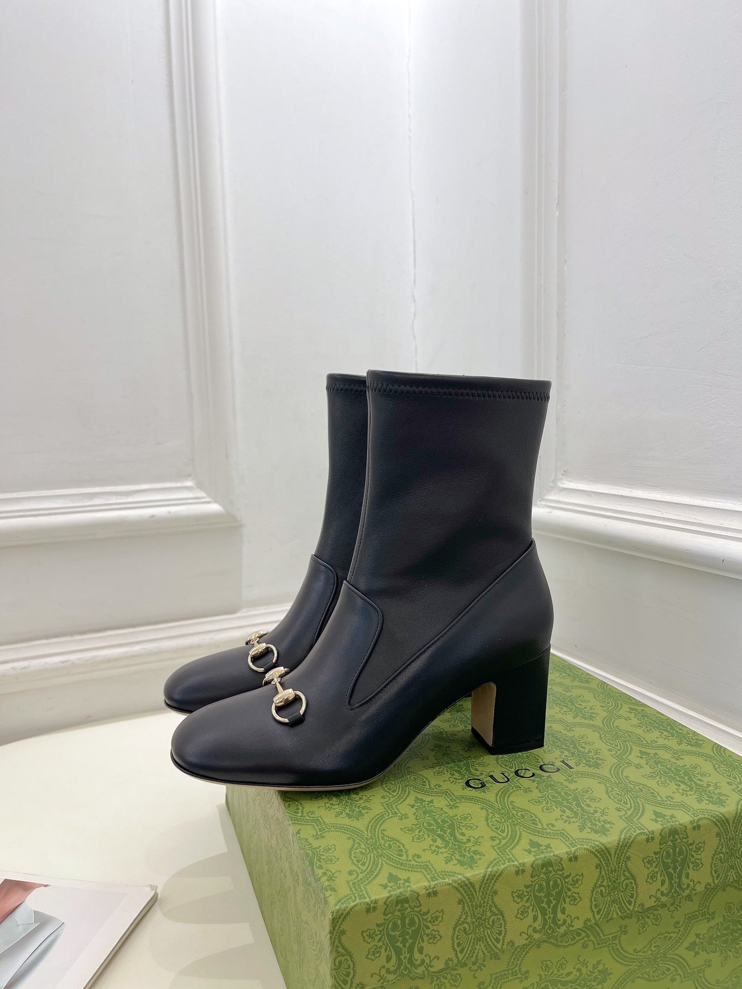 GUCCI HORSEBIT ANKLE BOOTS 6.5CM IN BLACK SHEEPSKIN