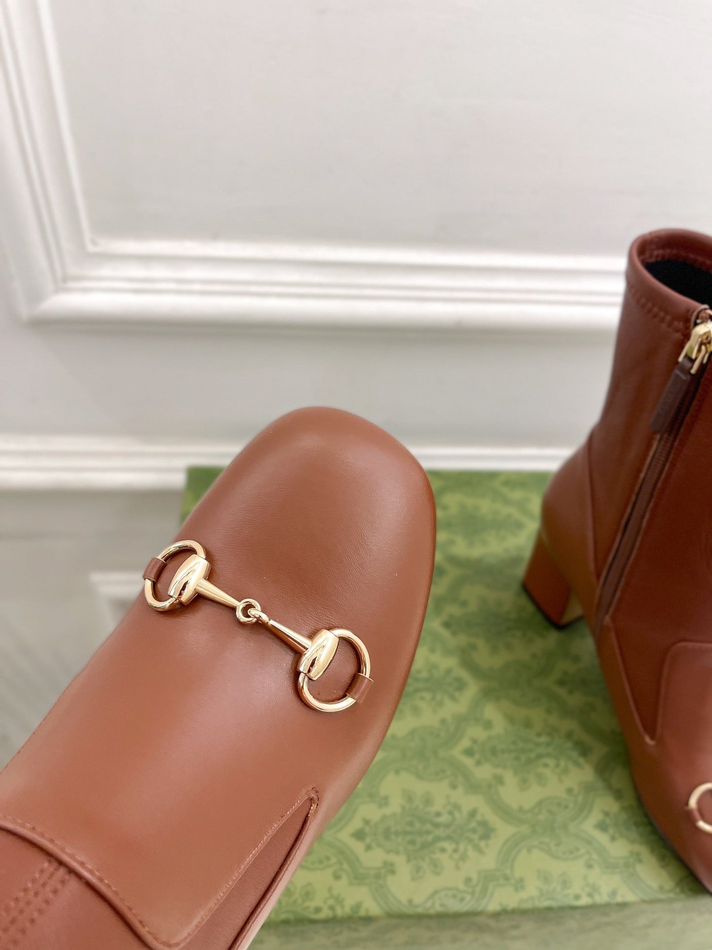 GUCCI HORSEBIT ANKLE BOOTS 6.5CM IN CINNAMON BROWN SHEEPSKIN