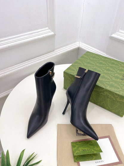 GUCCI SIGNORIA SHORT BOOTS 10.5CM IN BLACK CALFSKIN
