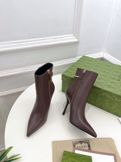GUCCI SIGNORIA SHORT BOOTS 10.5CM IN WALNUT BROWN CALFSKIN