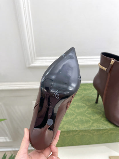 GUCCI SIGNORIA SHORT BOOTS 10.5CM IN WALNUT BROWN CALFSKIN