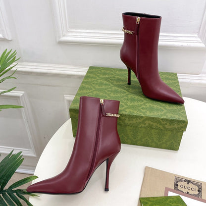 GUCCI SIGNORIA SHORT BOOTS 10.5CM IN BURGUNDY RED CALFSKIN