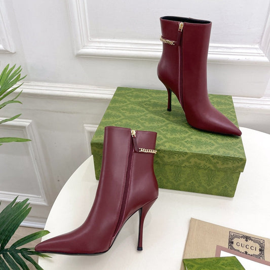 GUCCI SIGNORIA SHORT BOOTS 10.5CM IN BURGUNDY RED CALFSKIN