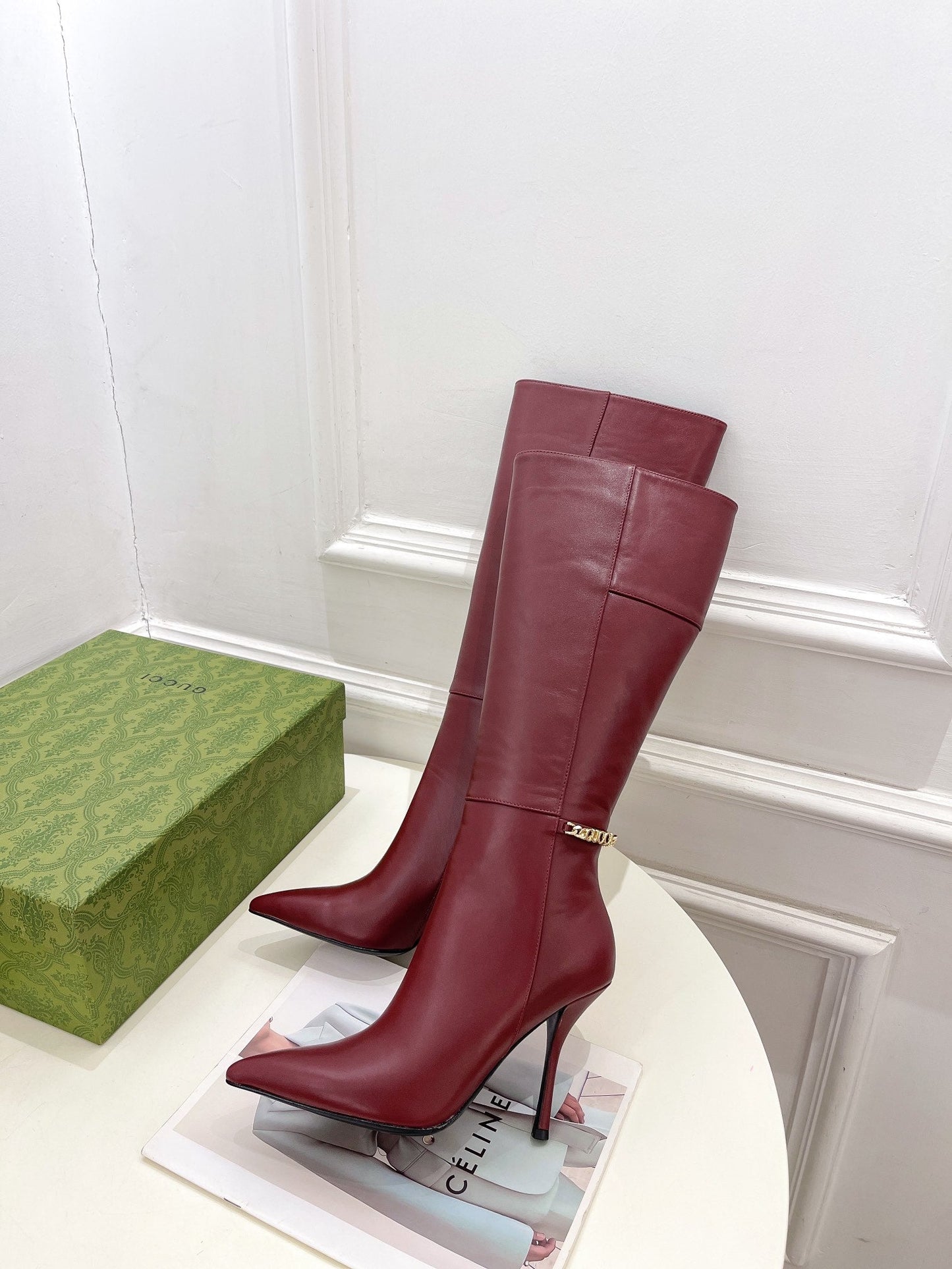 GUCCI SIGNORIA KNEE BOOTS 10.5CM IN BURGUNDY RED CALFSKIN
