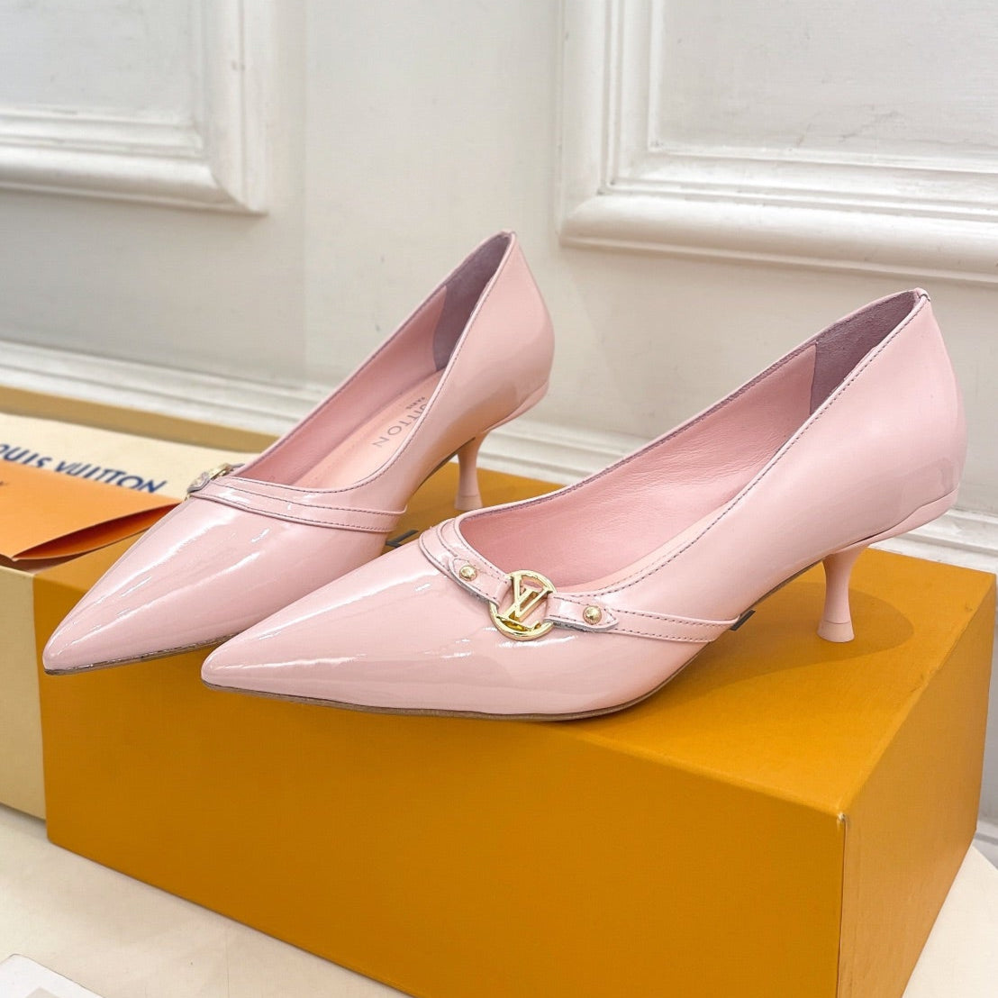 LOUIS VUITTON 6AM HIGH PUMP 5 CM IN BABY PINK CALFSKIN