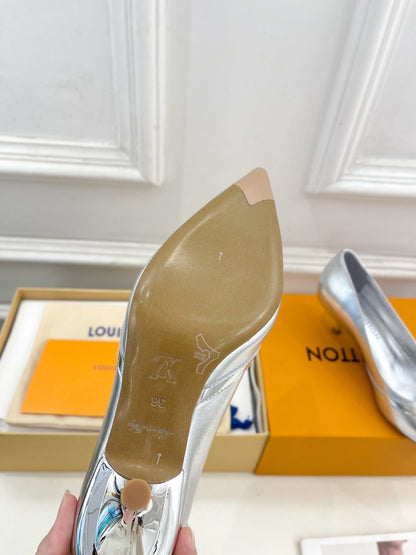 LOUIS VUITTON 6AM HIGH PUMP 5 CM IN SILVER CALFSKIN