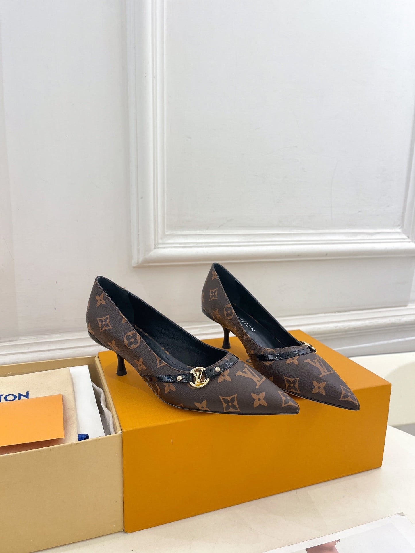 LOUIS VUITTON 6AM HIGH PUMP 5 CM IN CHOCOLATE BROWN MONOGRAM CALFSKIN