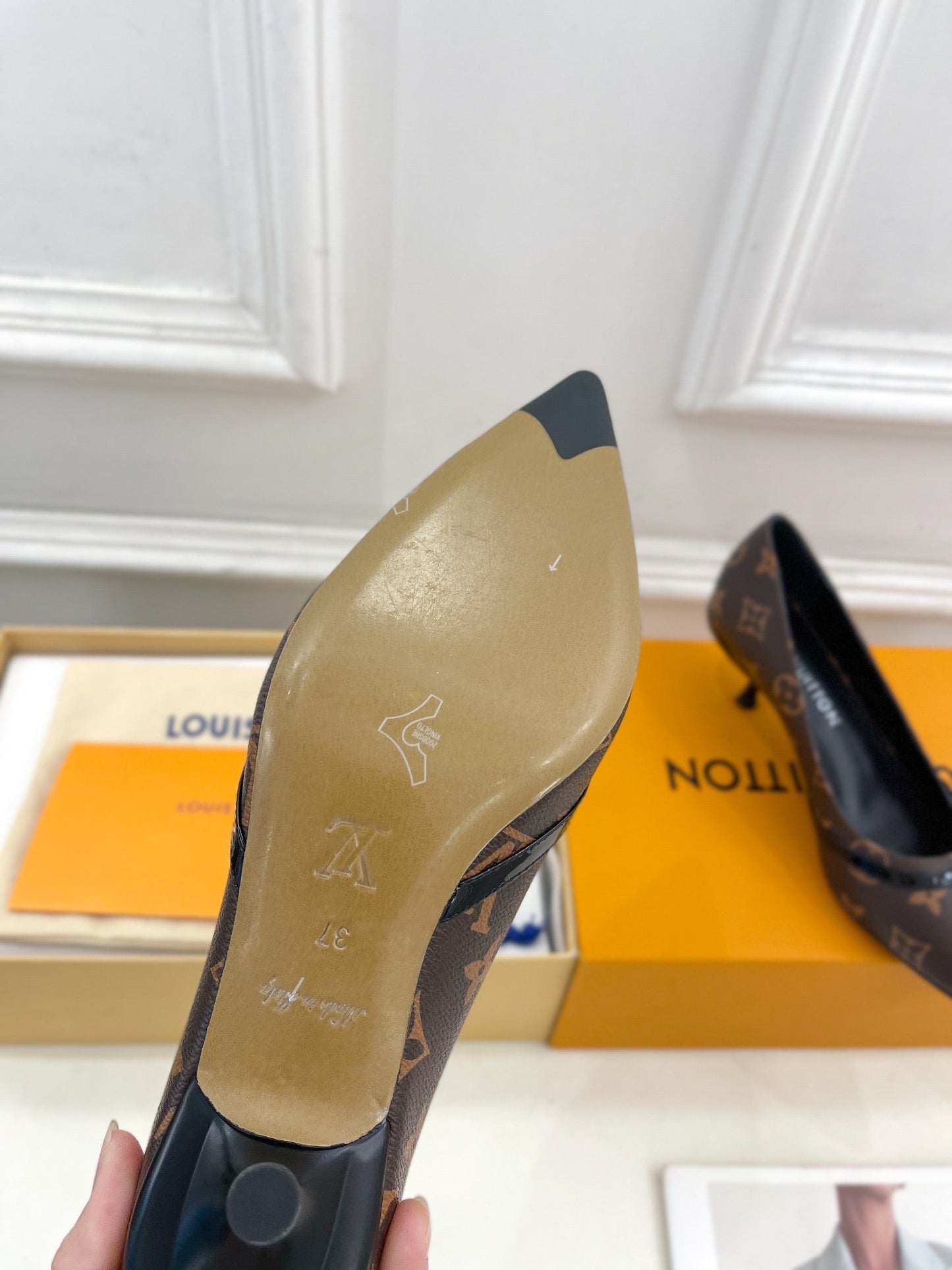 LOUIS VUITTON 6AM HIGH PUMP 5 CM IN CHOCOLATE BROWN MONOGRAM CALFSKIN